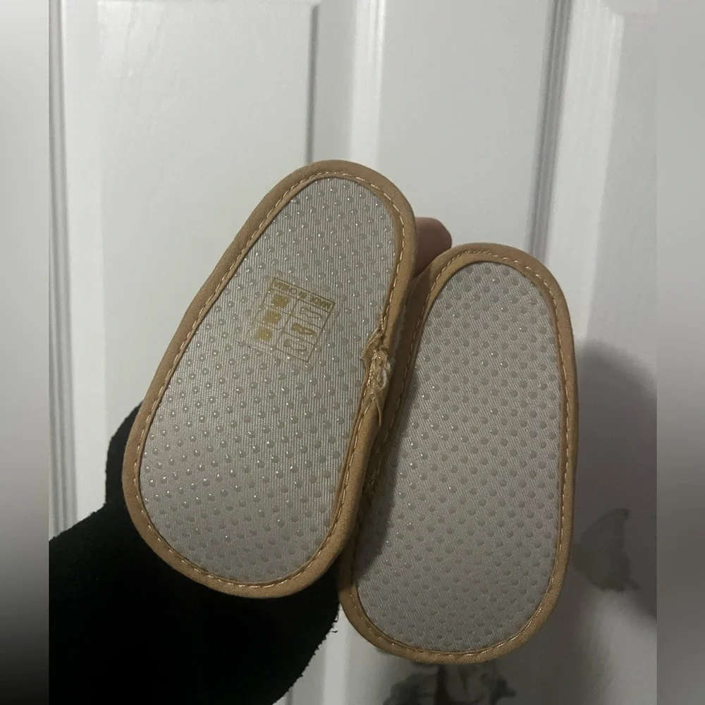 NWOT Cozy Tan Baby Slippers 3c
